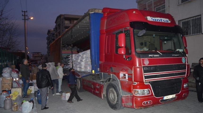 S&ouml;ke&rsquo;den İdlib&rsquo;e yardım tırı yola &ccedil;ıktı