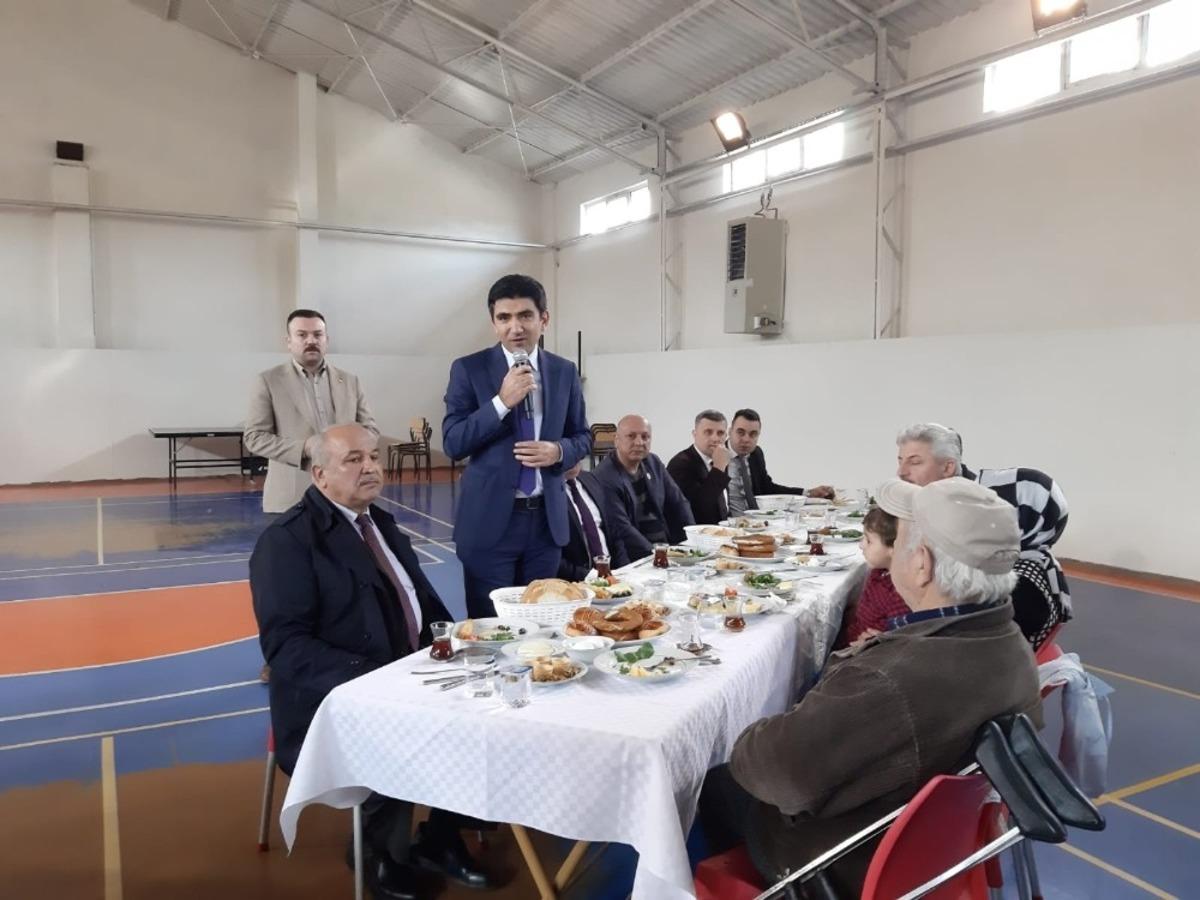 Kahvaltıda dayanışma ve kaynaşma &ouml;rneği sergilendi