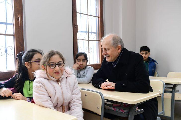 Bakan Yardımcısı Suver, deprem simülasyon odasında heyecanlandı G4