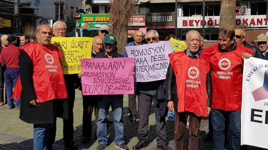 Emekliler bir maaş promosyon istedi