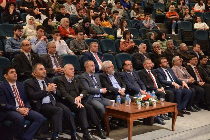 SAÜ’de, ‘Zirveye Yolculuk’ adlı konferans düzenlendi G2