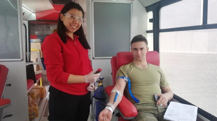 Mehmetçikten "Kan Ver Hayat Kurtar" kampanyasına destek