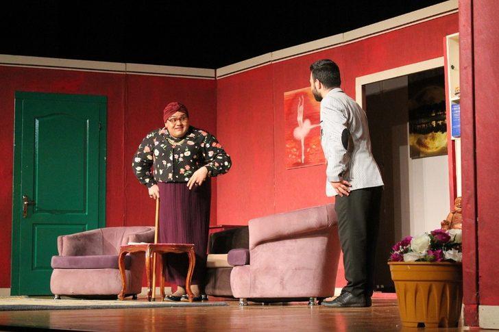 AKM’de, ‘Kare As’ isimli tiyatro oyunu sergilendi G1