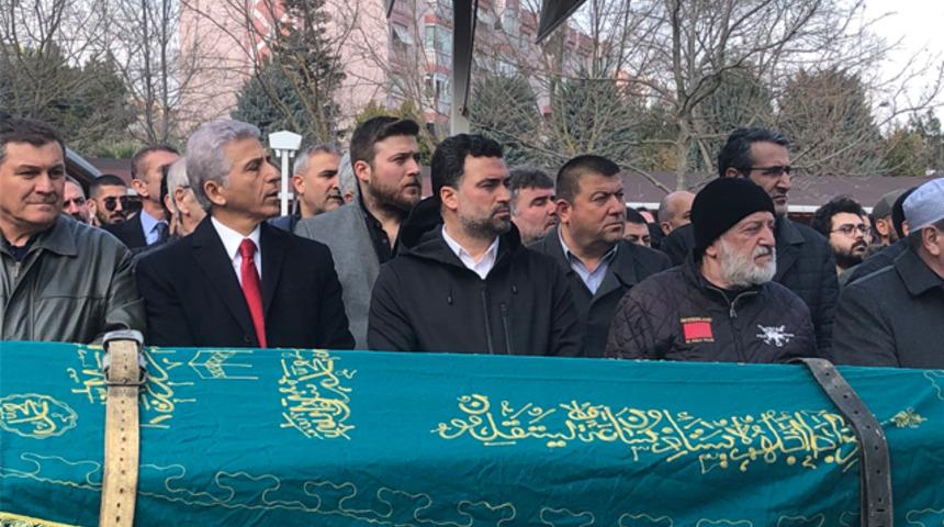 Eski Galatasaraylı futbolcu Hakan &Uuml;nsal'ın annesi vefat etti