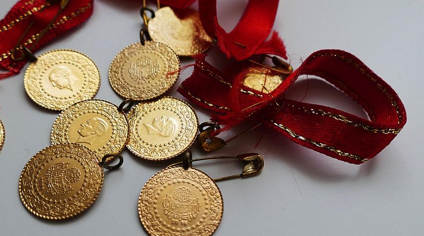 Gram altın yeni haftaya rekorla başladı