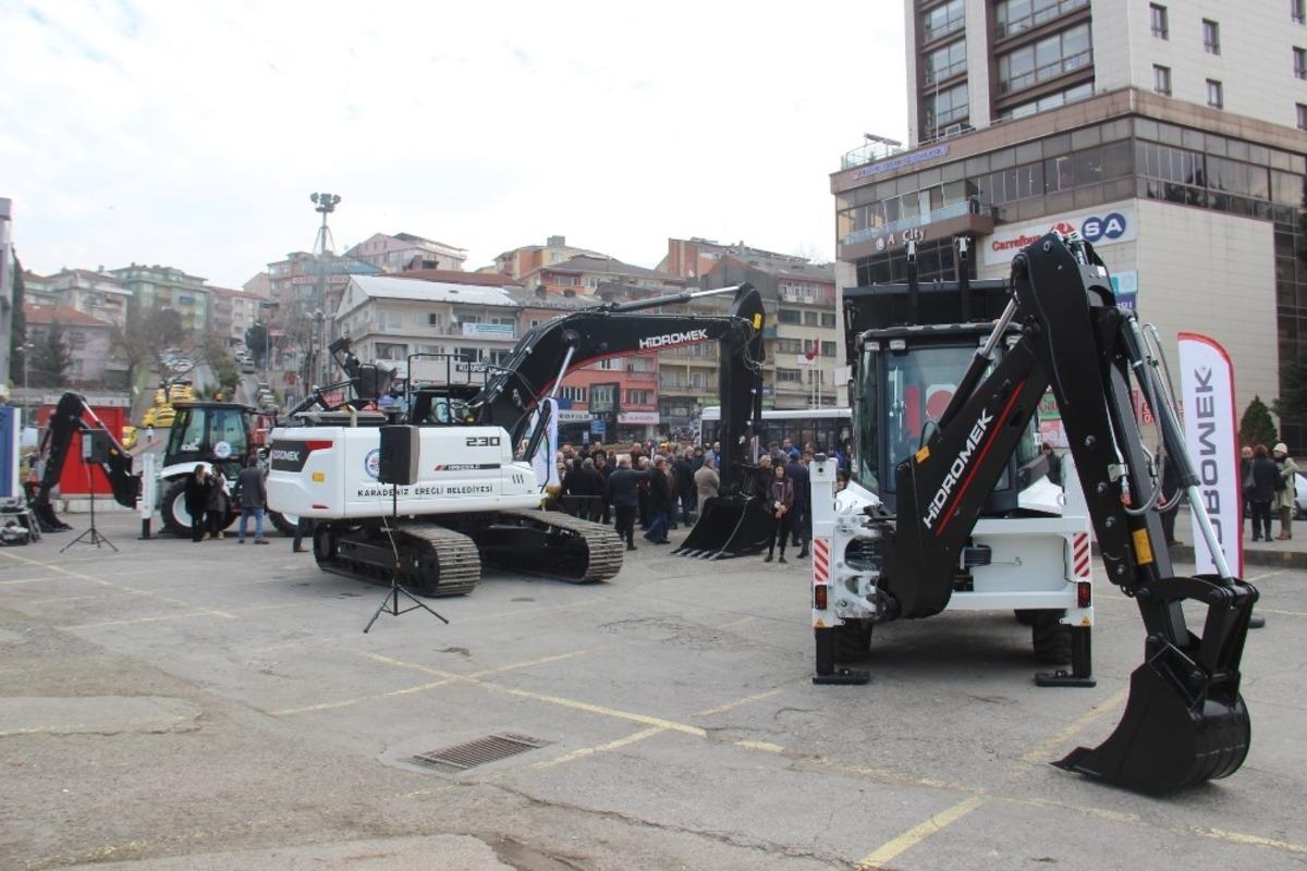 Yeni iş makinaları t&ouml;renle hizmete girdi