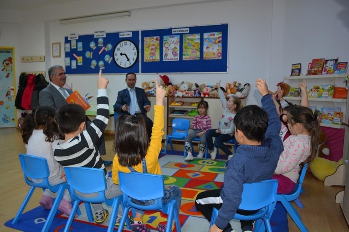 Minikler kendi m&uuml;zik aletlerini yaptı