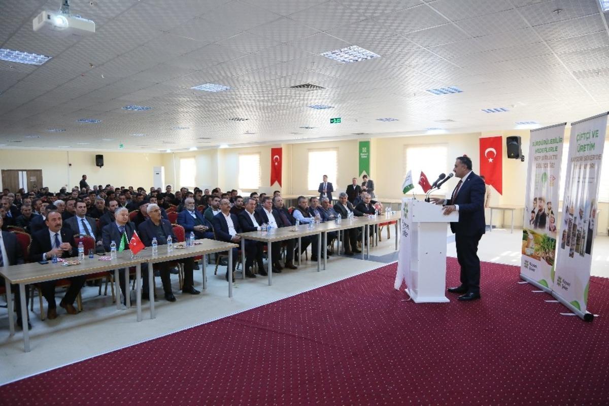 Kayseri Şeker&rsquo;den Develi&rsquo;deki &ccedil;ift&ccedil;ilere eğitim semineri