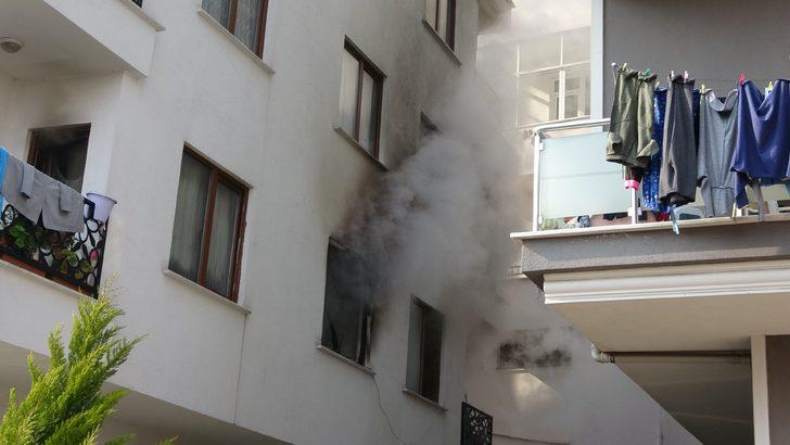 Sancaktepe’de yangın! Binada mahsur kalanlar kurtarıldı