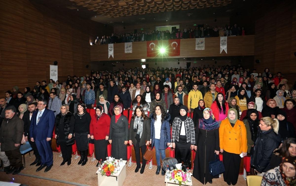 Yazar Kapaklıkaya&rsquo;yı vatandaşlarla buluştu