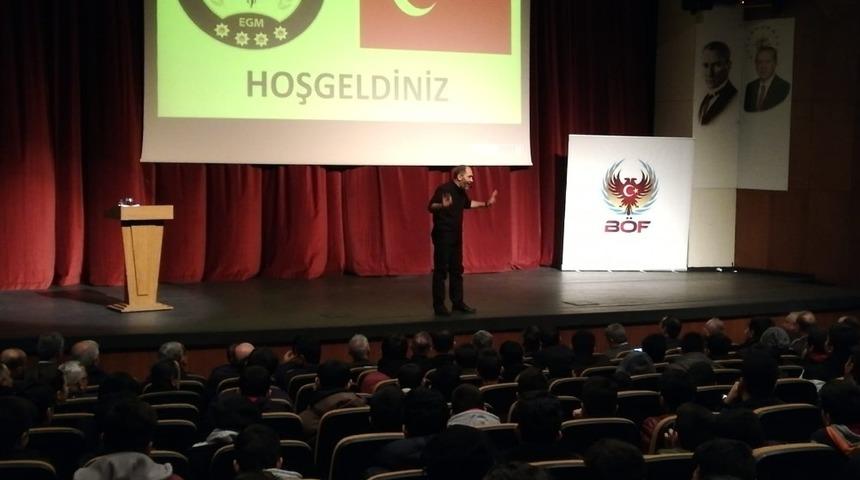 Emniyet Başm&uuml;fettişi Sula&rsquo;nın konferansı ilgi g&ouml;rd&uuml;