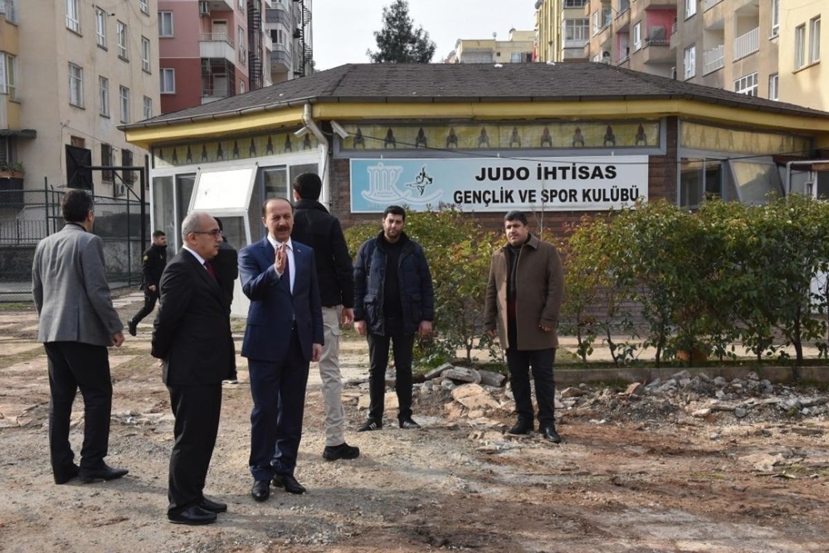 Bah&ccedil;elievler Gen&ccedil;lik Merkezi ve Kitap Kafe projesinin inşaatına başlanıldı