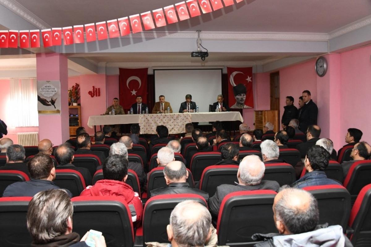 Torul&rsquo;da devlet vatandaşıyla buluştu