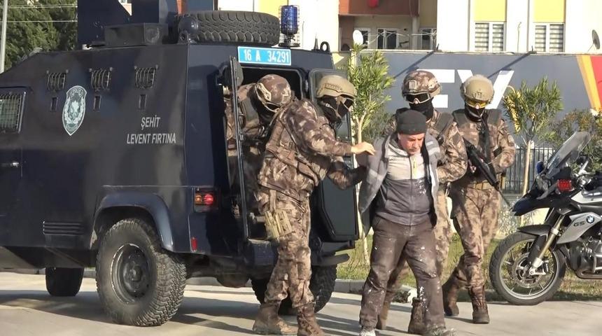 DEAŞ'lı infazcı babanın diğer oğlu ve karısı da yakalandı