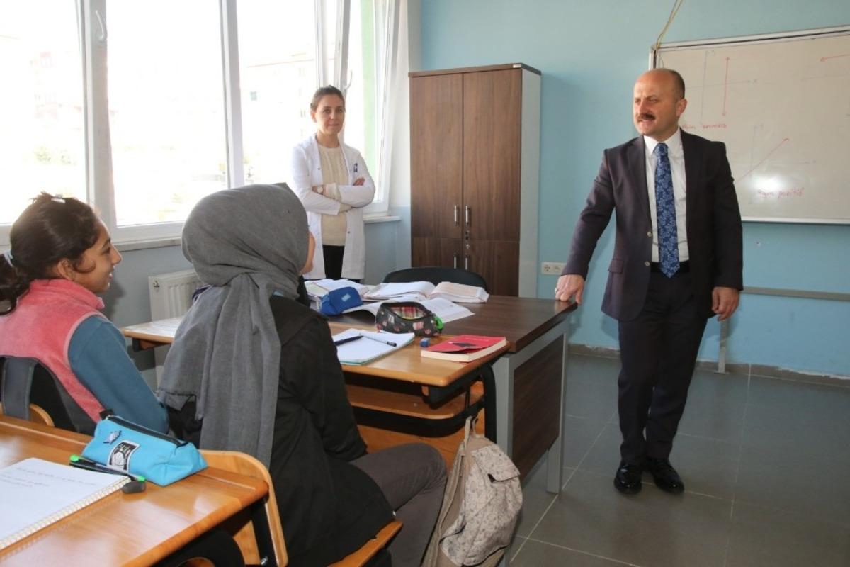 Vali Varol: "İlimizin eğitim alanındaki gelişimine b&uuml;y&uuml;k &ouml;nem veriyoruz"