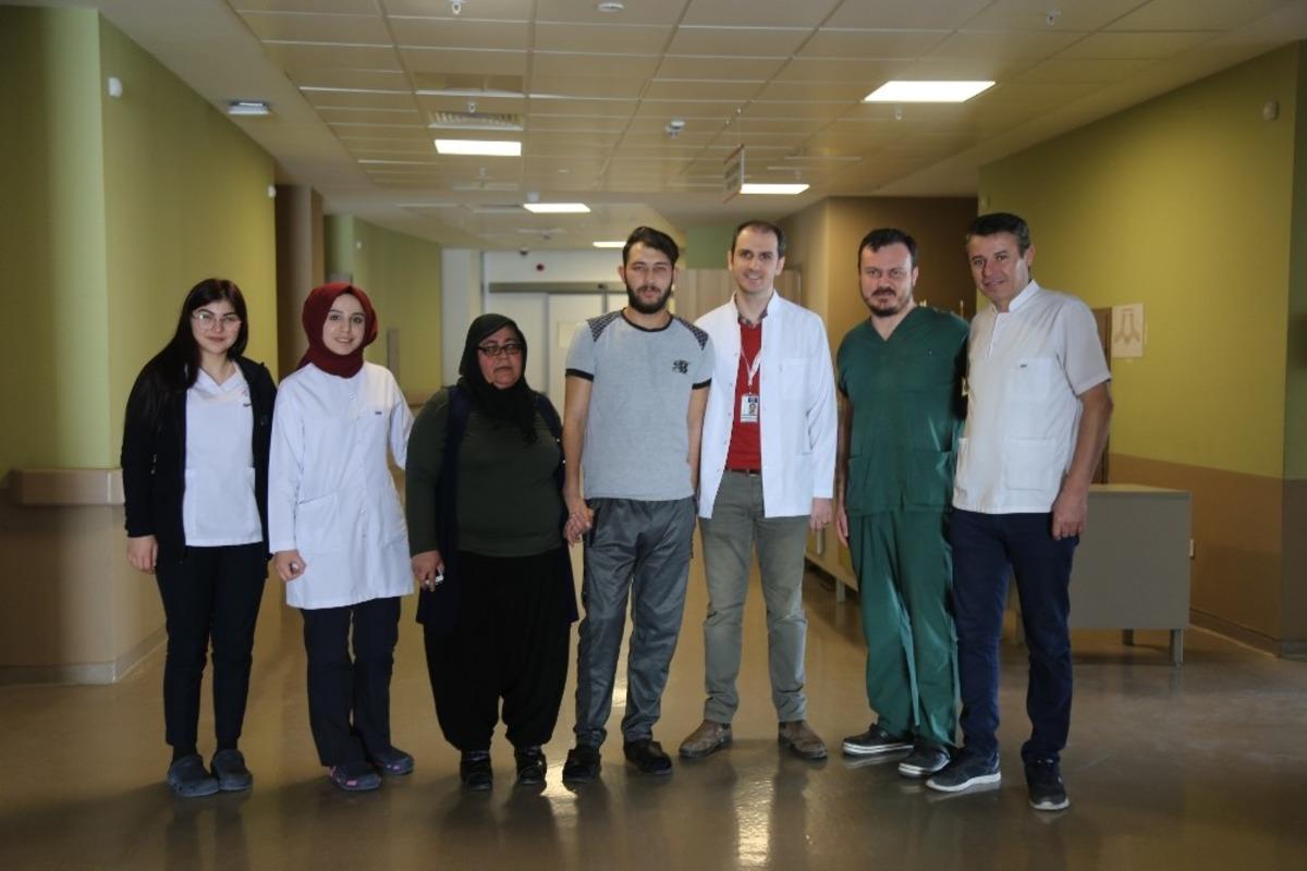 22 Yaşındaki Hasta Şehir Hastanesi&rsquo;nde Yapılan Ameliyatla Kanserden Kurtuldu