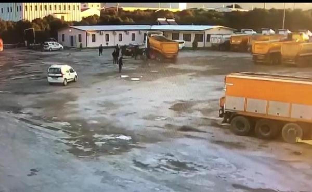 İzmir'de dehşet anları! TIR'ı &uuml;zerlerine s&uuml;rd&uuml;