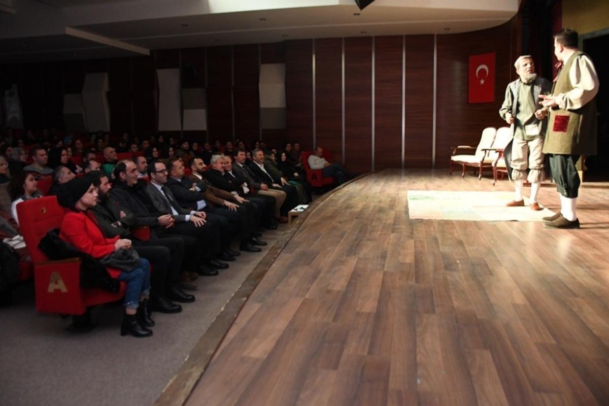 Moliere&rsquo;in cimrisi İneg&ouml;ll&uuml;leri kahkahaya boğdu