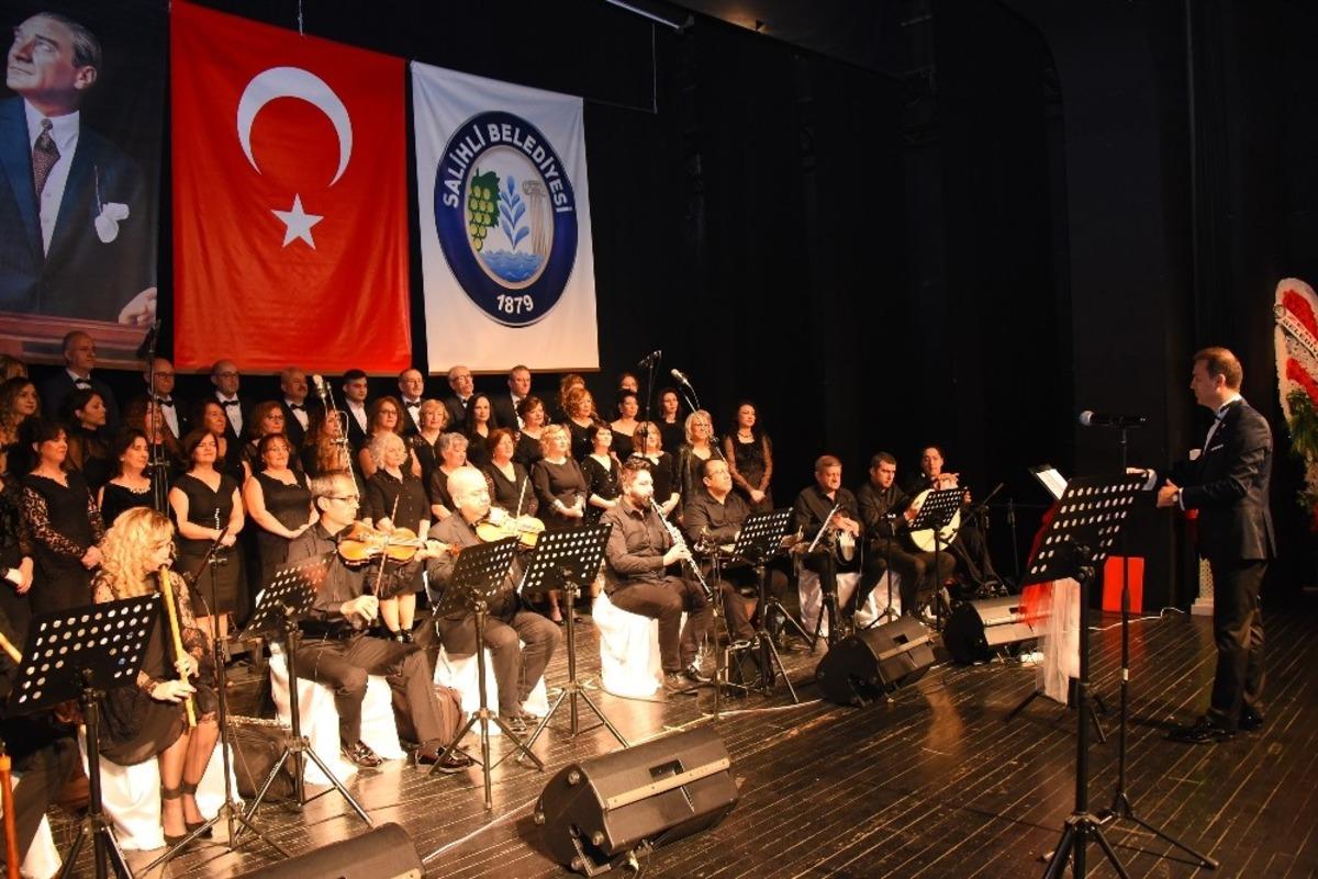 Salihli&rsquo;de kış konseri mest etti