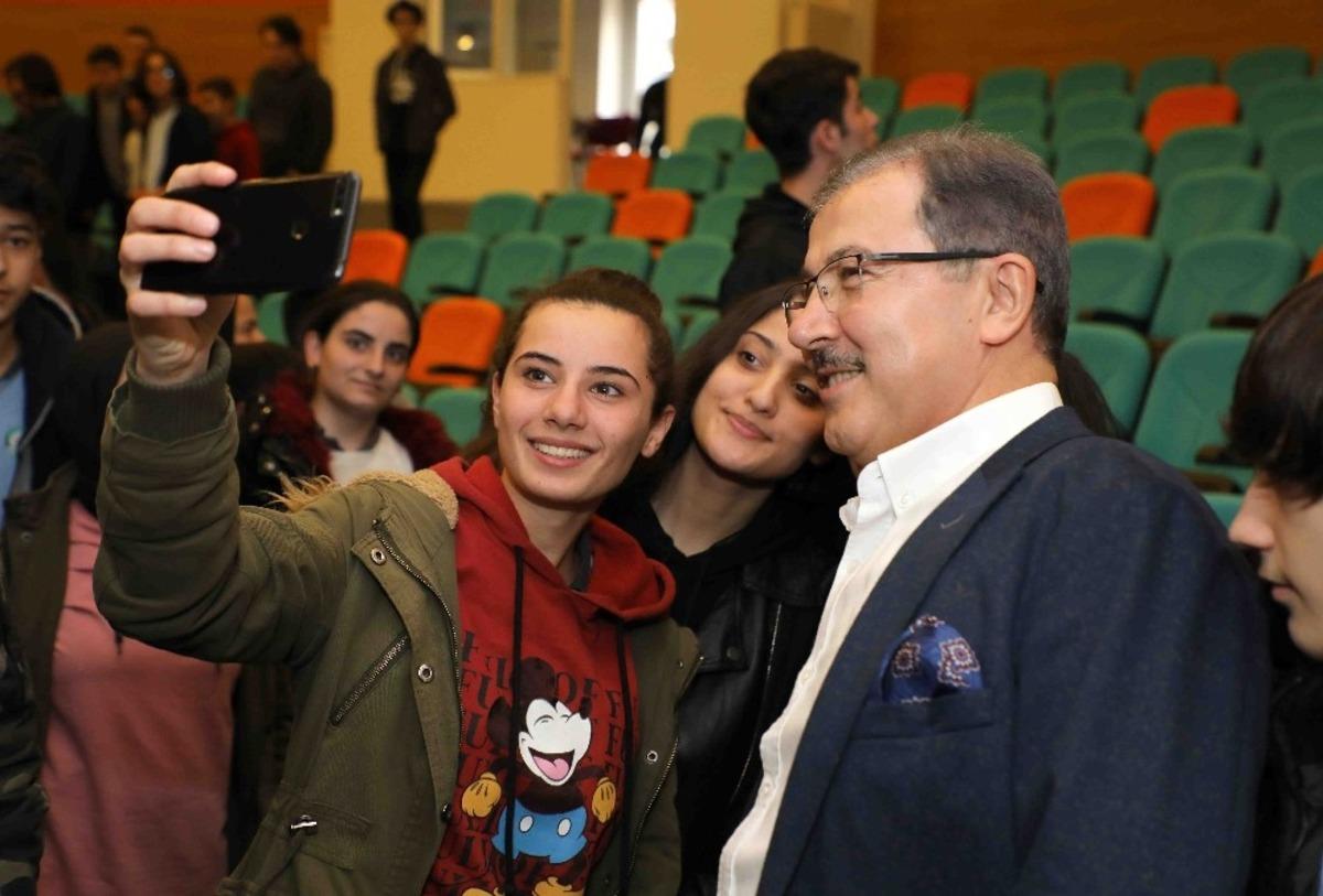 Başkan Deniz K&ouml;ken, gen&ccedil;lerle buluştu