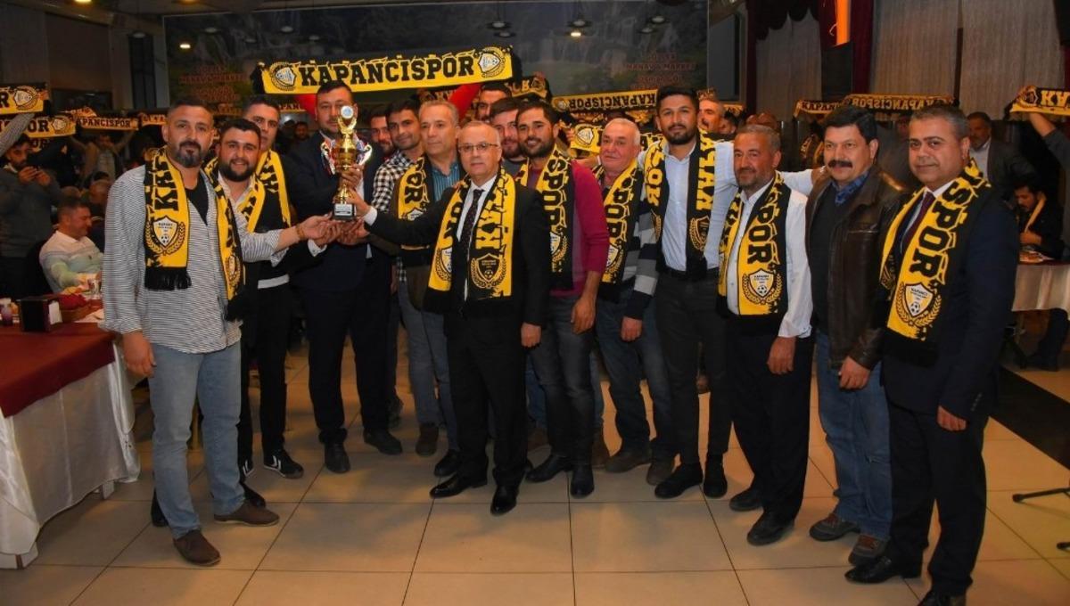 Salihli Kapancıspor s&uuml;per amat&ouml;re y&uuml;kselişini kutladı