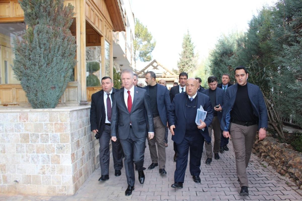 Vali G&uuml;l&rsquo;den termal otelde inceleme