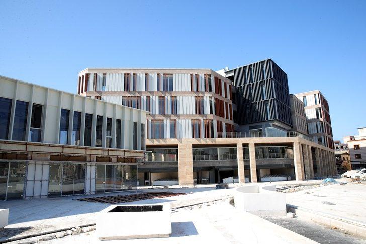 Karalar başlattı, Akay tamamlıyor G1