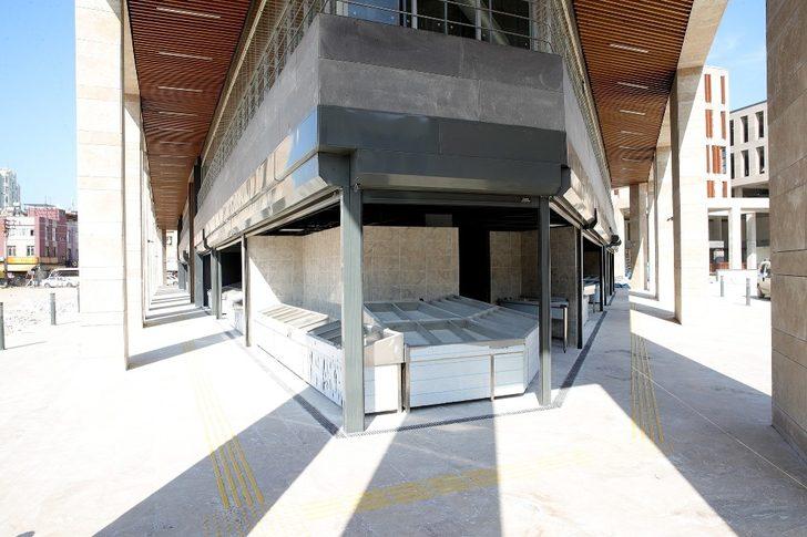 Karalar başlattı, Akay tamamlıyor G2