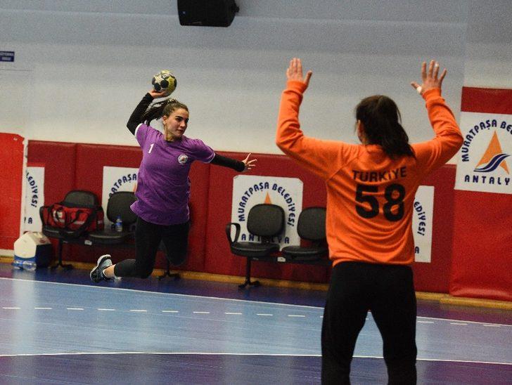 Başkan Uysal: "Hentbolda uzun vadeli bir yapılanma içindeyiz" G3