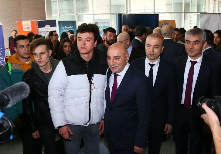 Keçiören’deki kariyer fuarına 35 üniversite, 7 bin öğrenci katıldı G1