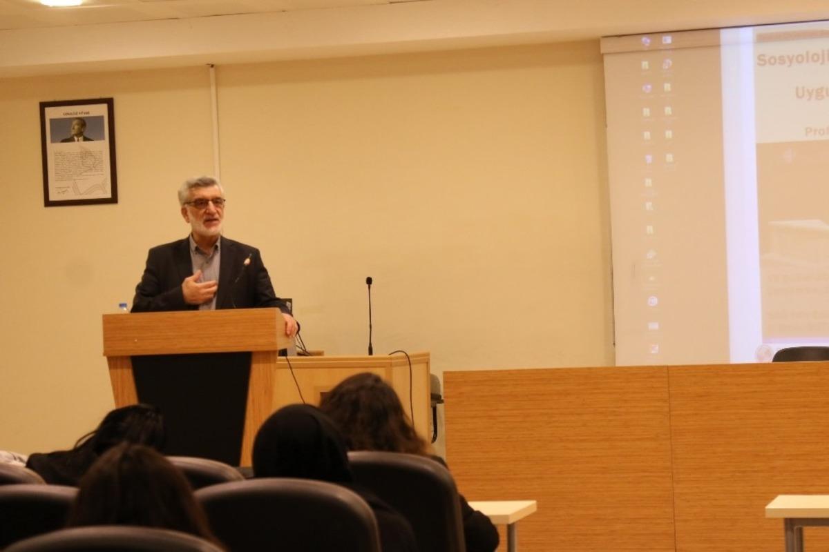 Sosyolojide Yeni Perspektif ve Uygulama Alanları SA&Uuml;&rsquo;de konuşuldu