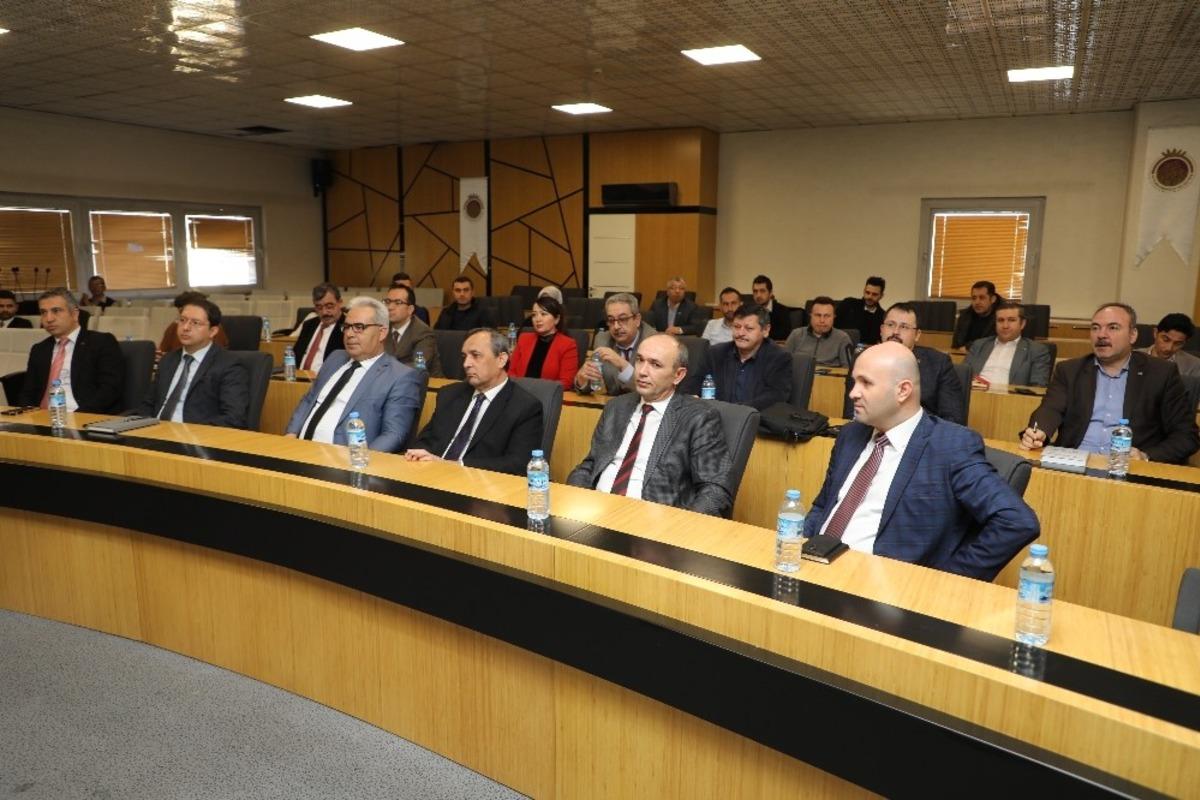 Afyonkarahisar belediyesi eğitimden ge&ccedil;iyor