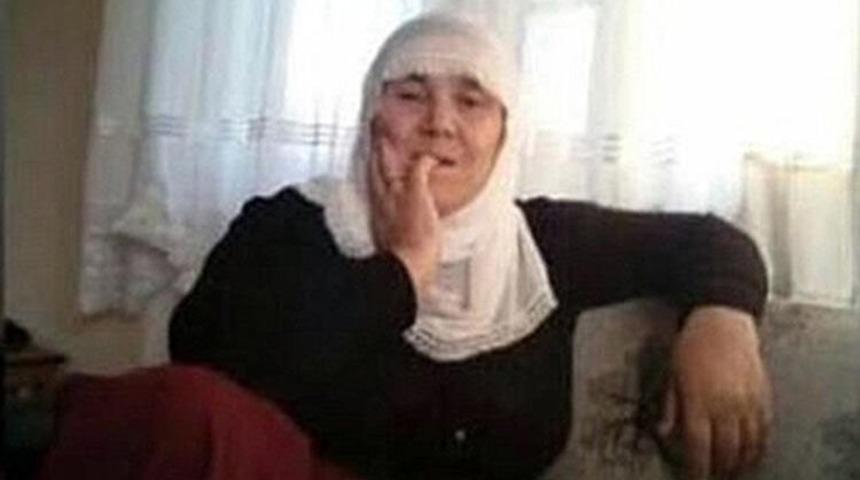 Karısını satırla &ouml;ld&uuml;rd&uuml;, dudağını, burnunu ve kulağını kesti bir de tahrik indirimi aldı