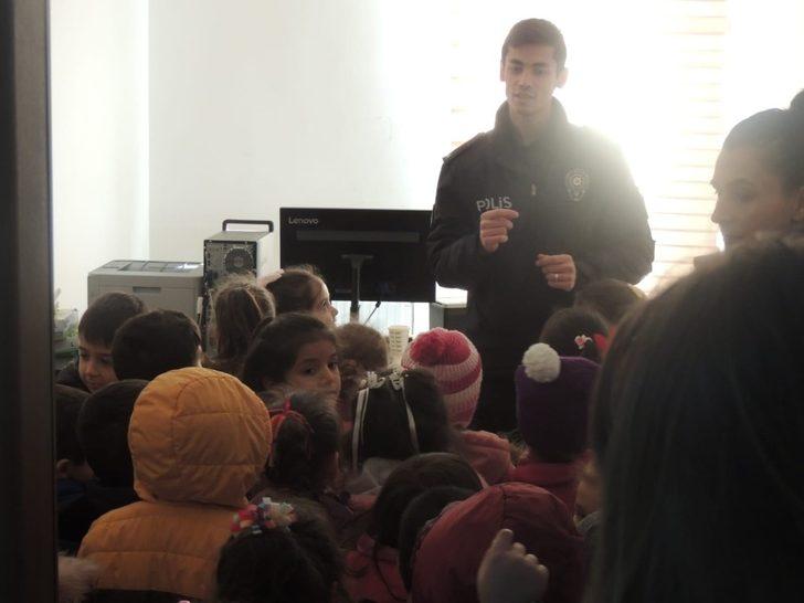 Anaokulu öğrencilerinden emniyet müdürlüğüne ziyaret G4