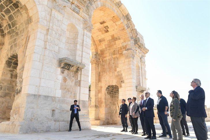 Demirtaş: "Gelecek nesillere ışık tutacak her çalışmayı destekleyeceğiz" G1