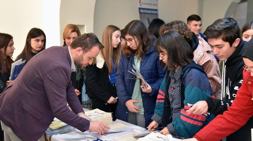 KM&Uuml;, Silifke&rsquo;de &ouml;ğrencilerle buluştu