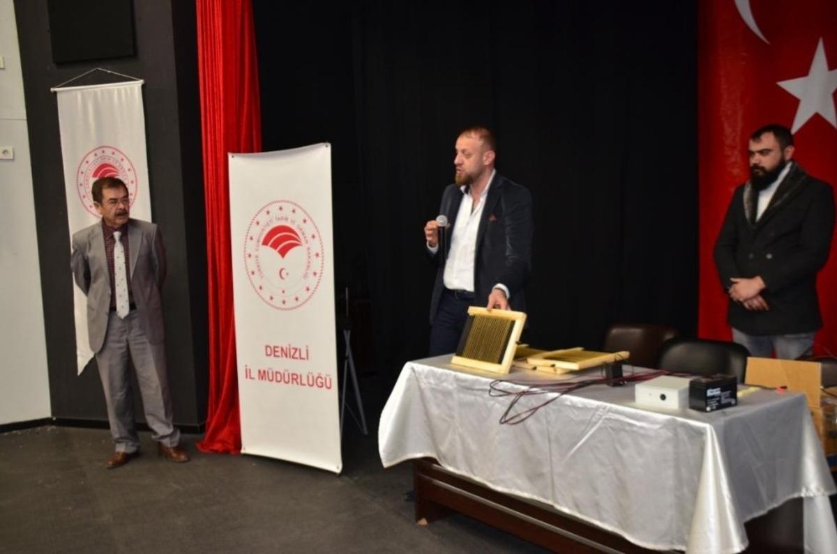 Arı &uuml;reticilerine &lsquo;Varroa Paraziti&rsquo; hakkında eğitim