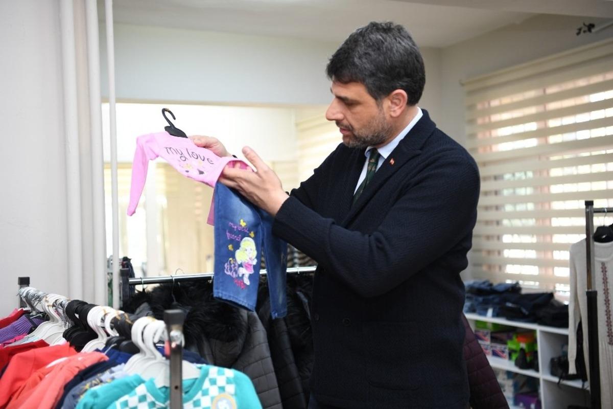 Başkan Kocaman g&ouml;n&uuml;l bağı mağazası&rsquo;nda