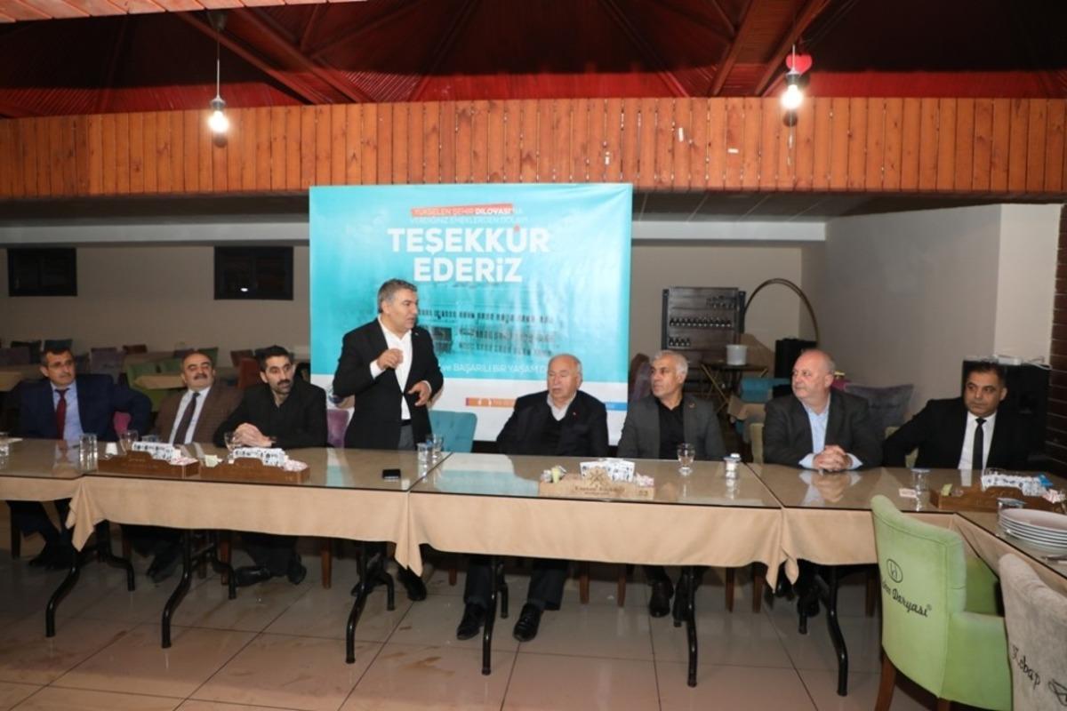 Başkan Şayir&rsquo;den emekli olan belediye personeline vefa yemeği