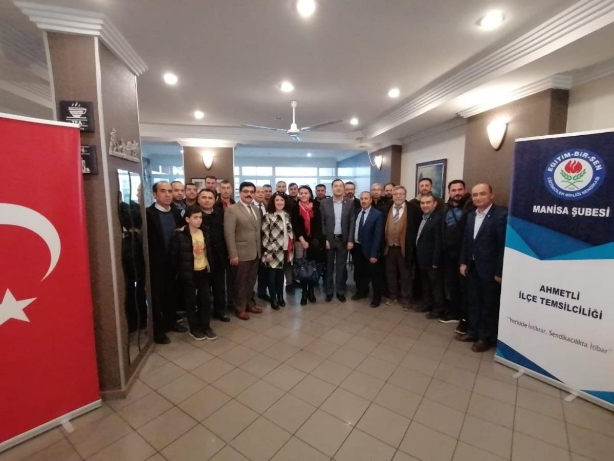 &Ouml;ner ve ekibi Ahmetli&rsquo;de eğitim camiasıyla buluştu