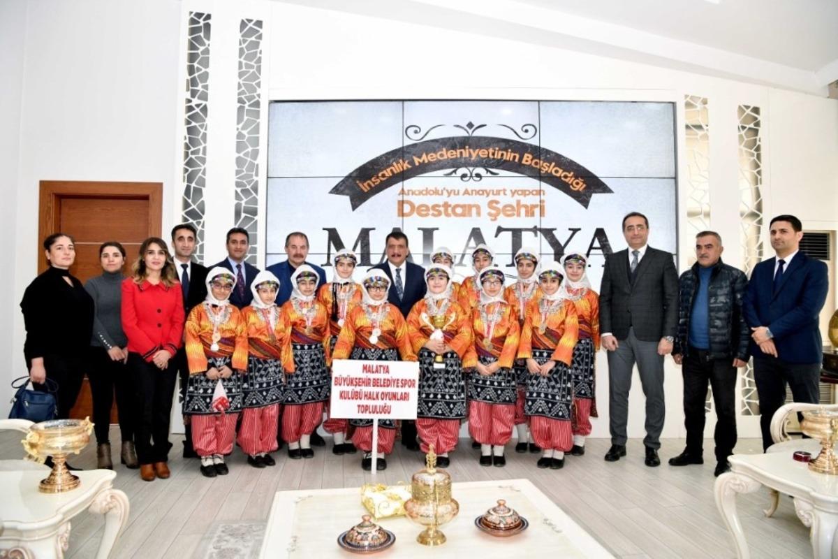 Malatya birincisi ekibe Başkan G&uuml;rkan&rsquo;dan hediye