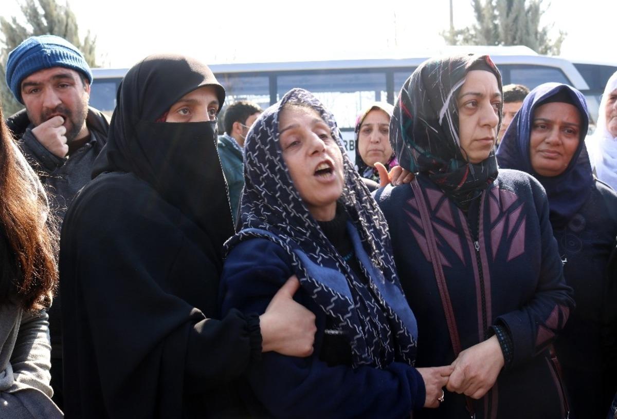 Antalya&rsquo;da d&ouml;v&uuml;lerek &ouml;ld&uuml;r&uuml;len sosyal medya fenomeni Diyarbakır&rsquo;da defnedildi