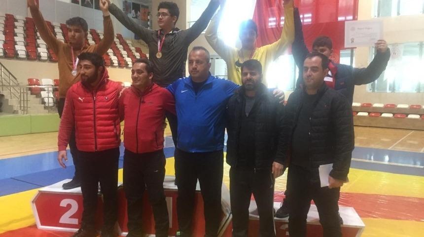 Vanlı g&uuml;reş&ccedil;iler T&uuml;rkiye finallerine katılmaya hak kazandı