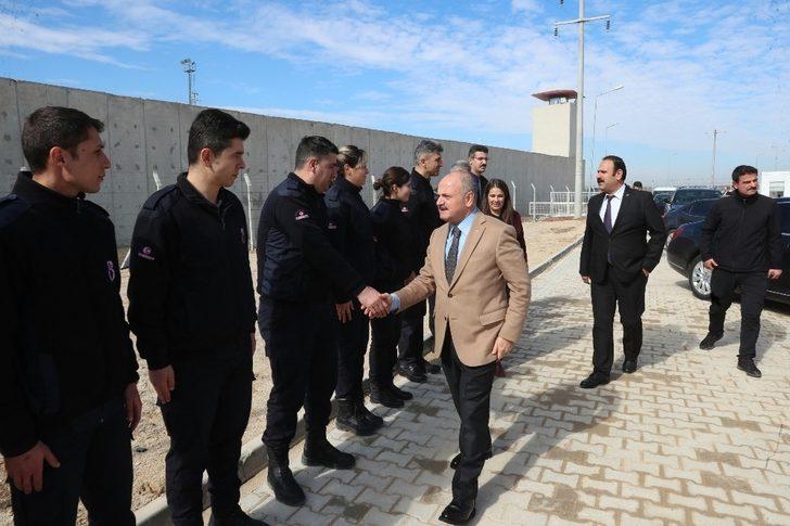 Vali Çakacak, Ceza İnfaz Kurumlarını ziyaret etti G4