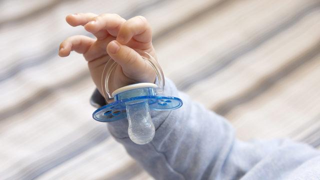 Çocuklara emzik ve biberonu reçele batırıp vermeyin