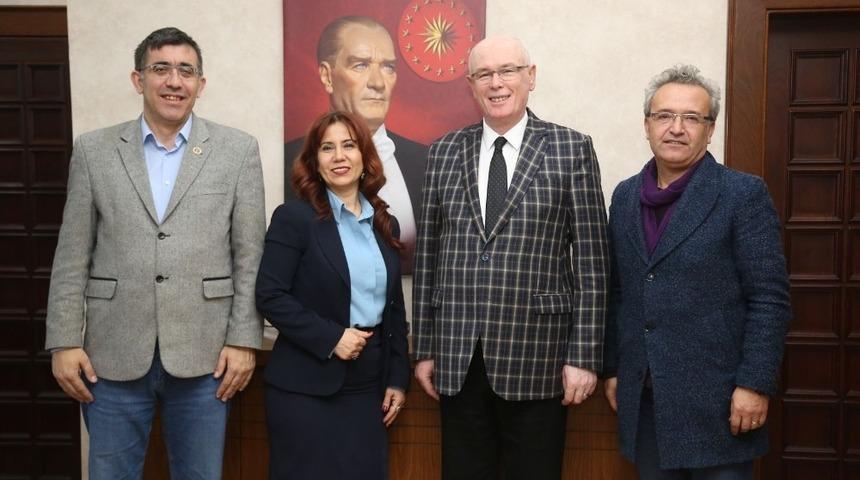 Eğitim-İş yönetimi Başkan Kurt’u ziyaret etti