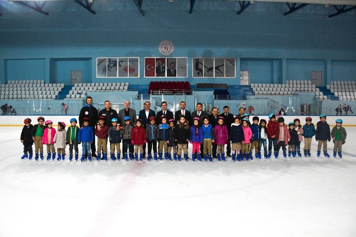 Başkan &Ouml;nder Tanır&rsquo;dan gen&ccedil;lere m&uuml;jde