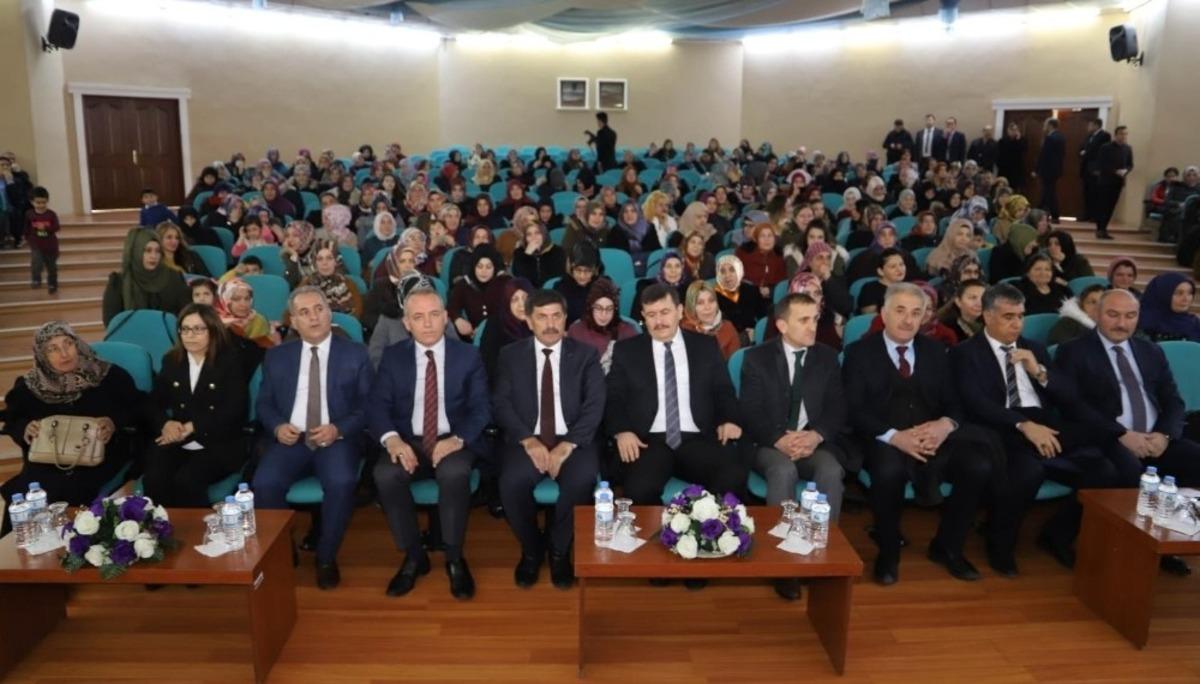 ERMEK &lsquo;ten mezun olan 486 kursiyere sertifikaları verildi