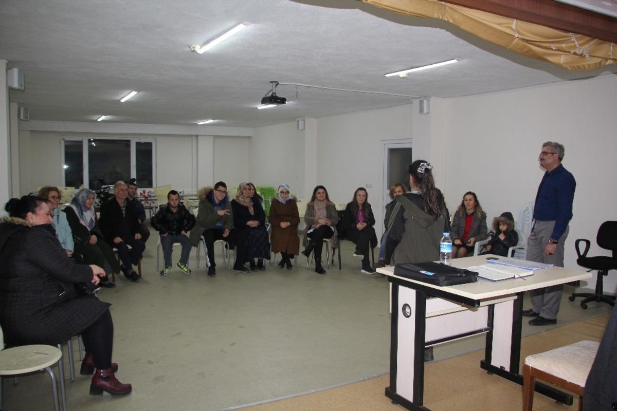 Halk Eğitim b&uuml;nyesinde &uuml;cretsiz olarak işaret dili &ouml;ğreniyorlar