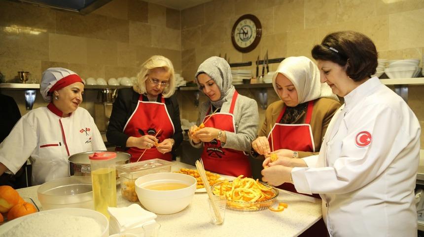 Sivaslı kadınların örnek mutfağı